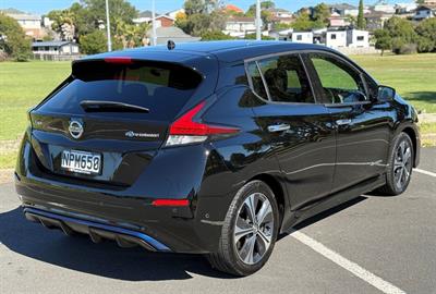 2017 Nissan Leaf - Thumbnail