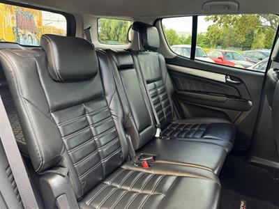 2018 Isuzu Mu-X - Thumbnail