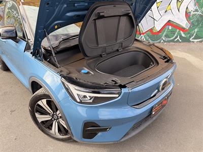 2022 Volvo Xc40 - Thumbnail