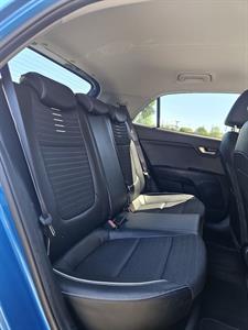 2022 Kia RIO - Thumbnail