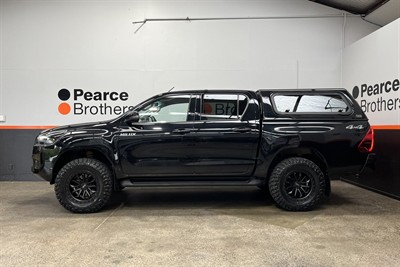 2025 Toyota Hilux - Thumbnail