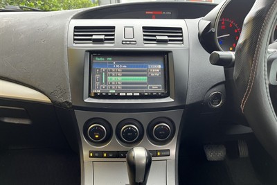 2010 Mazda Axela - Thumbnail