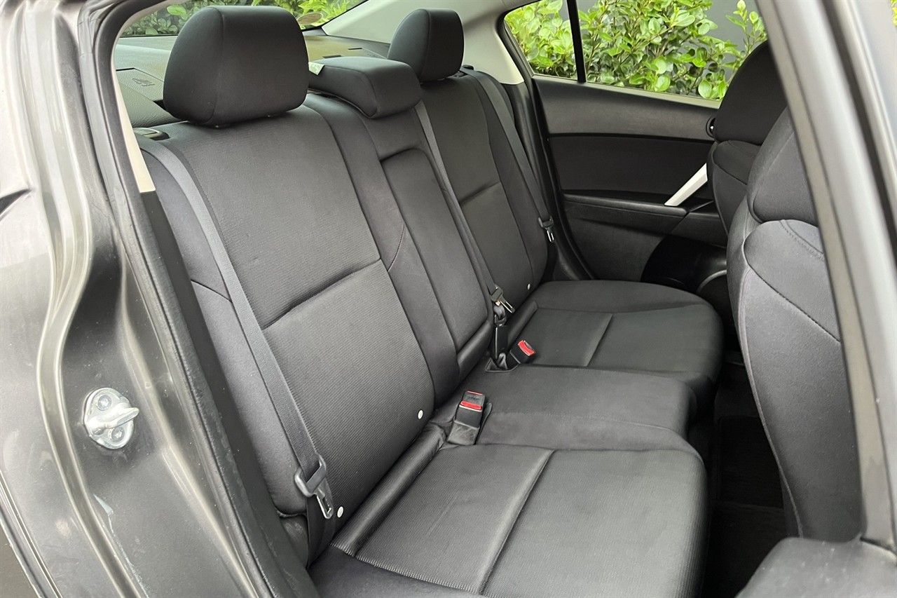 2010 Mazda Axela