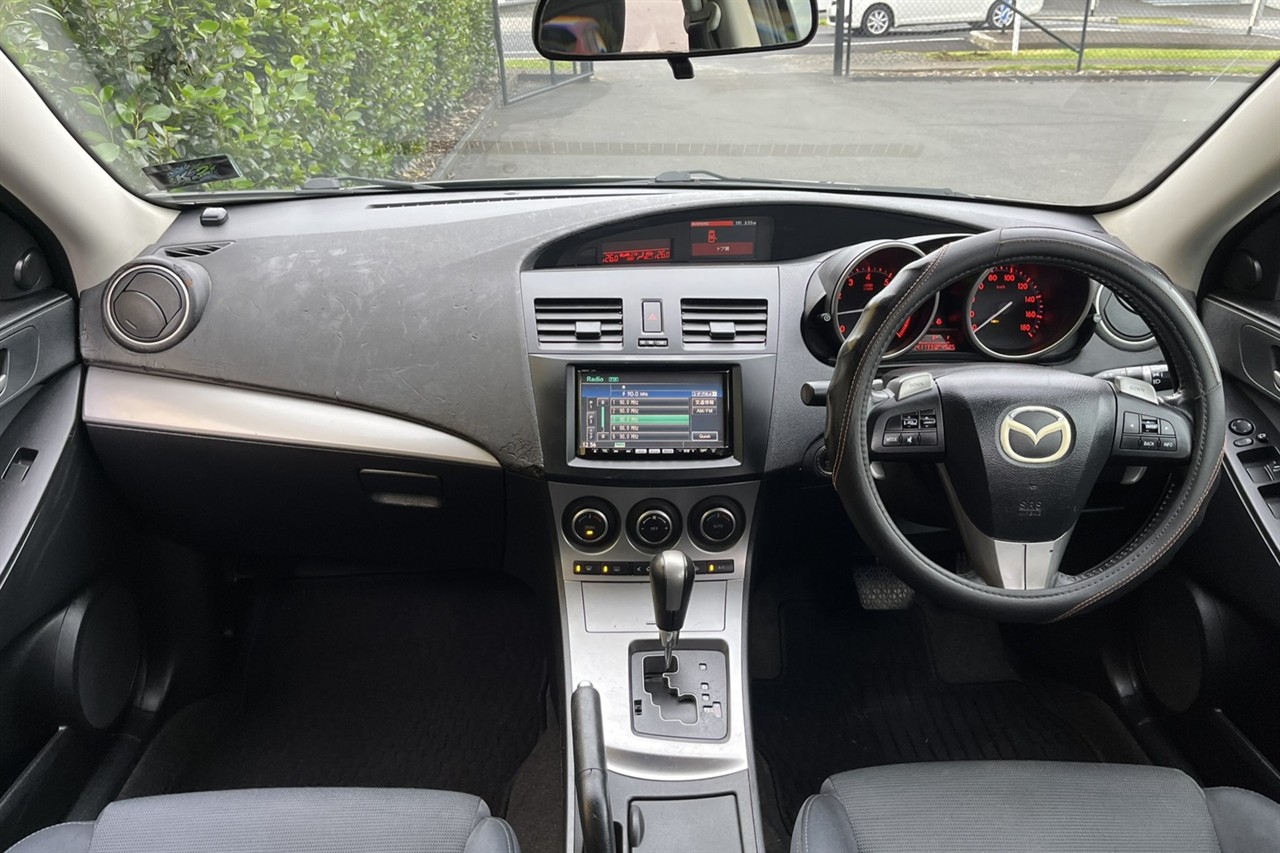 2010 Mazda Axela