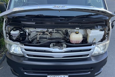 2011 Toyota Hiace - Thumbnail