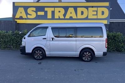 2011 Toyota Hiace - Thumbnail