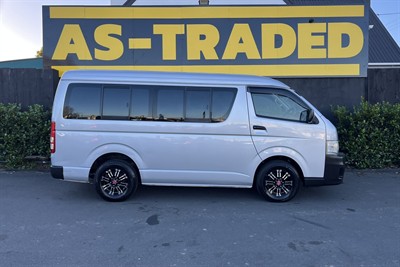 2011 Toyota Hiace - Thumbnail