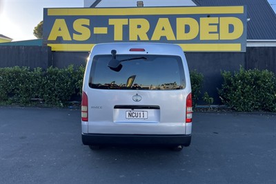 2011 Toyota Hiace - Thumbnail