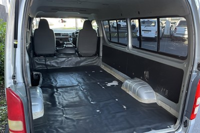 2011 Toyota Hiace - Thumbnail