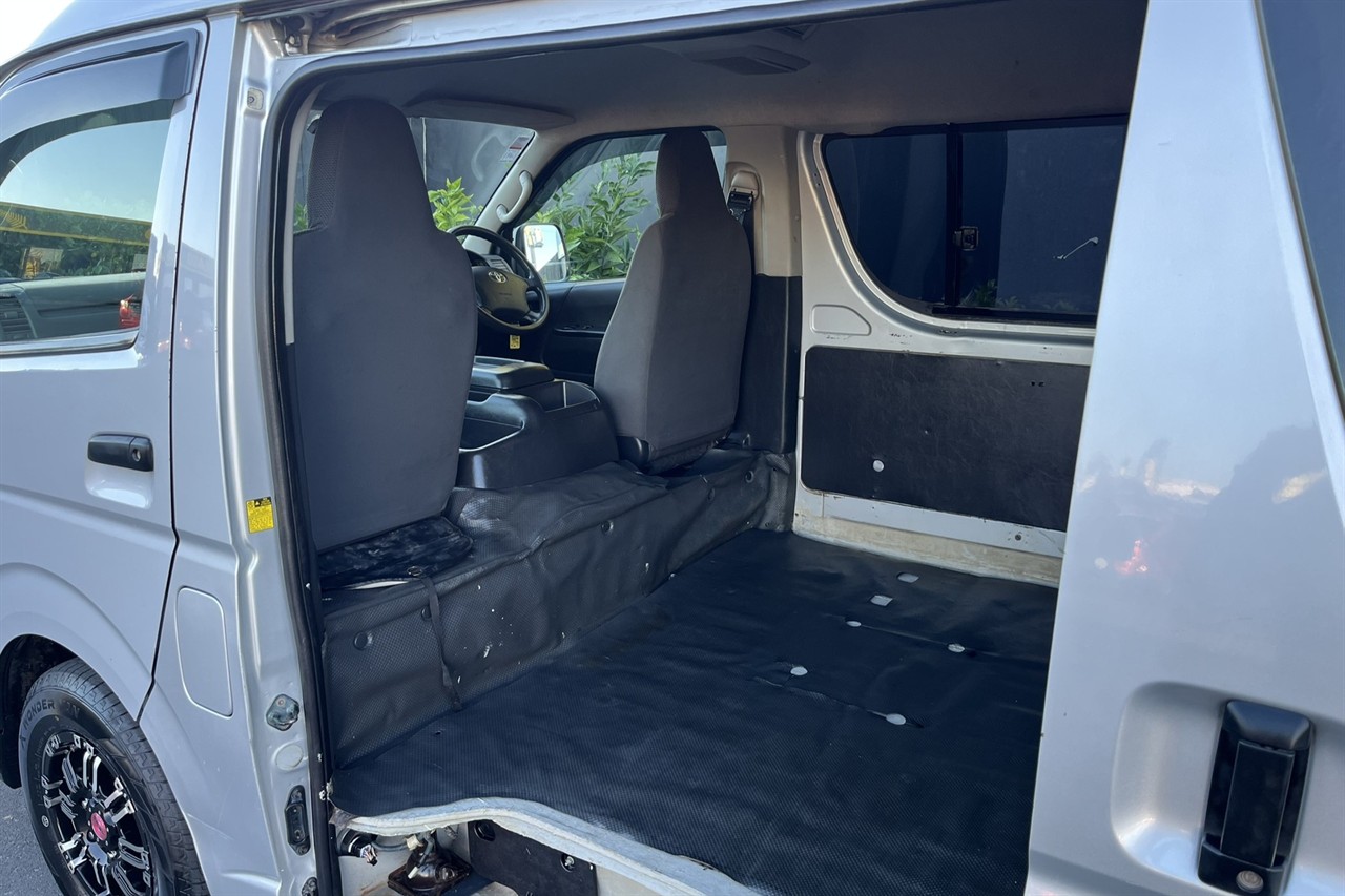 2011 Toyota Hiace