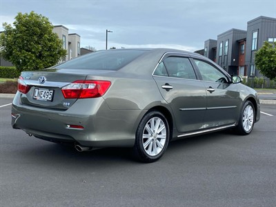 2013 Toyota Camry - Thumbnail