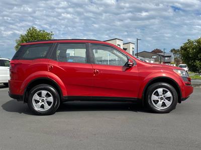 2014 Mahindra XUV500 - Thumbnail