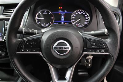 2021 Nissan Navara - Thumbnail