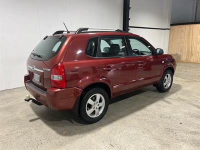 2006 Hyundai Tucson - Thumbnail