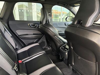 2021 Volvo XC60 - Thumbnail