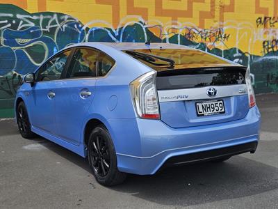 2012 Toyota Prius - Thumbnail