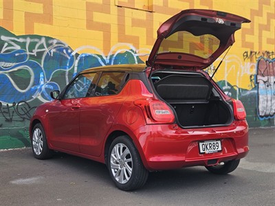 2024 Suzuki Swift - Thumbnail