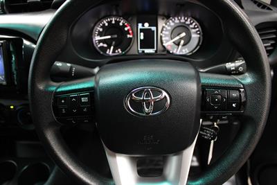2020 Toyota Hilux - Thumbnail