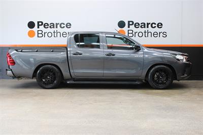 2020 Toyota Hilux - Thumbnail