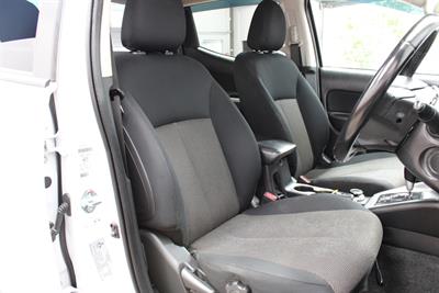 2022 Mitsubishi Triton - Thumbnail