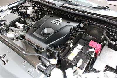 2022 Mitsubishi Triton - Thumbnail