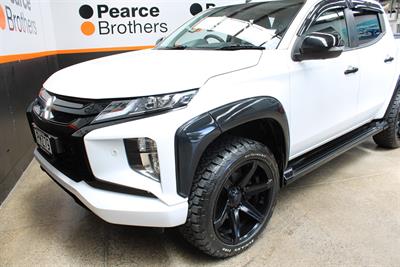 2022 Mitsubishi Triton - Thumbnail