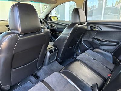 2016 Holden Commodore - Thumbnail