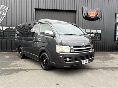 2010 Toyota Hiace - Thumbnail