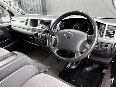 2010 Toyota Hiace - Thumbnail