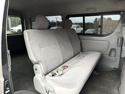 2010 Toyota Hiace - Thumbnail