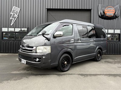 2010 Toyota Hiace - Thumbnail