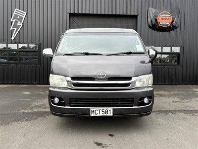 2010 Toyota Hiace - Thumbnail
