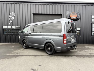 2010 Toyota Hiace - Thumbnail