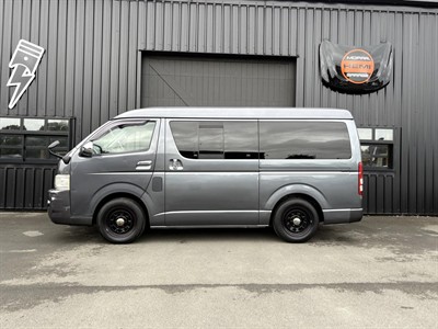 2010 Toyota Hiace - Thumbnail