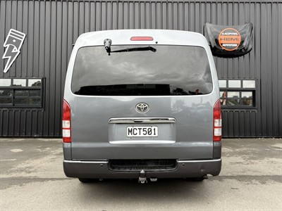 2010 Toyota Hiace - Thumbnail