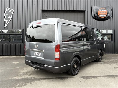 2010 Toyota Hiace - Thumbnail
