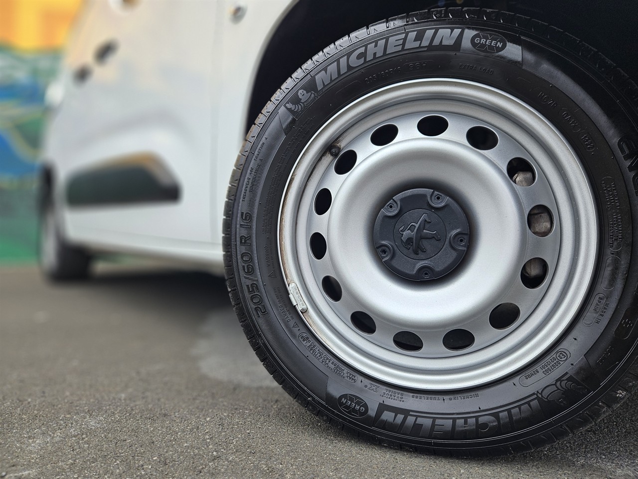 2024 Peugeot Partner