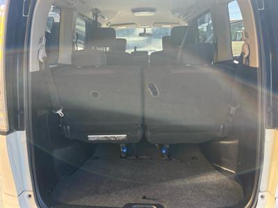 2013 Nissan Serena - Thumbnail