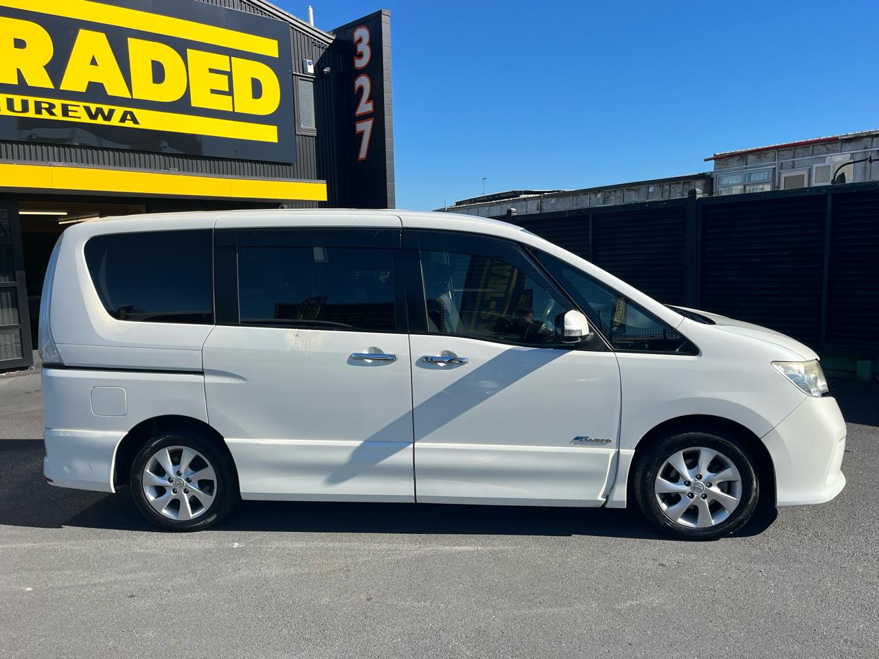 2013 Nissan Serena