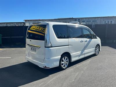 2013 Nissan Serena - Thumbnail