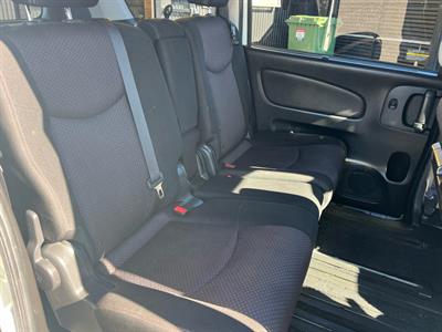 2013 Nissan Serena - Thumbnail