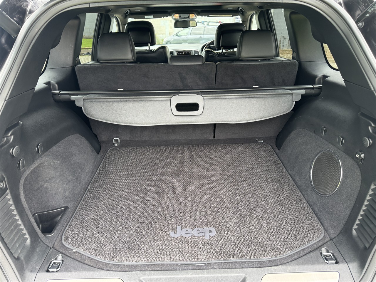2016 Jeep GRAND CHEROKEE