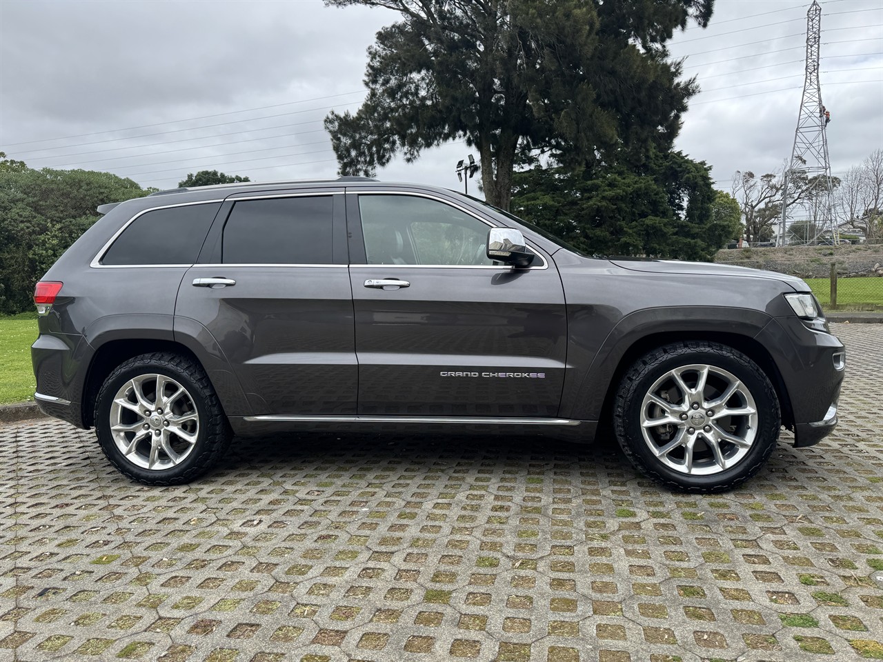 2016 Jeep GRAND CHEROKEE