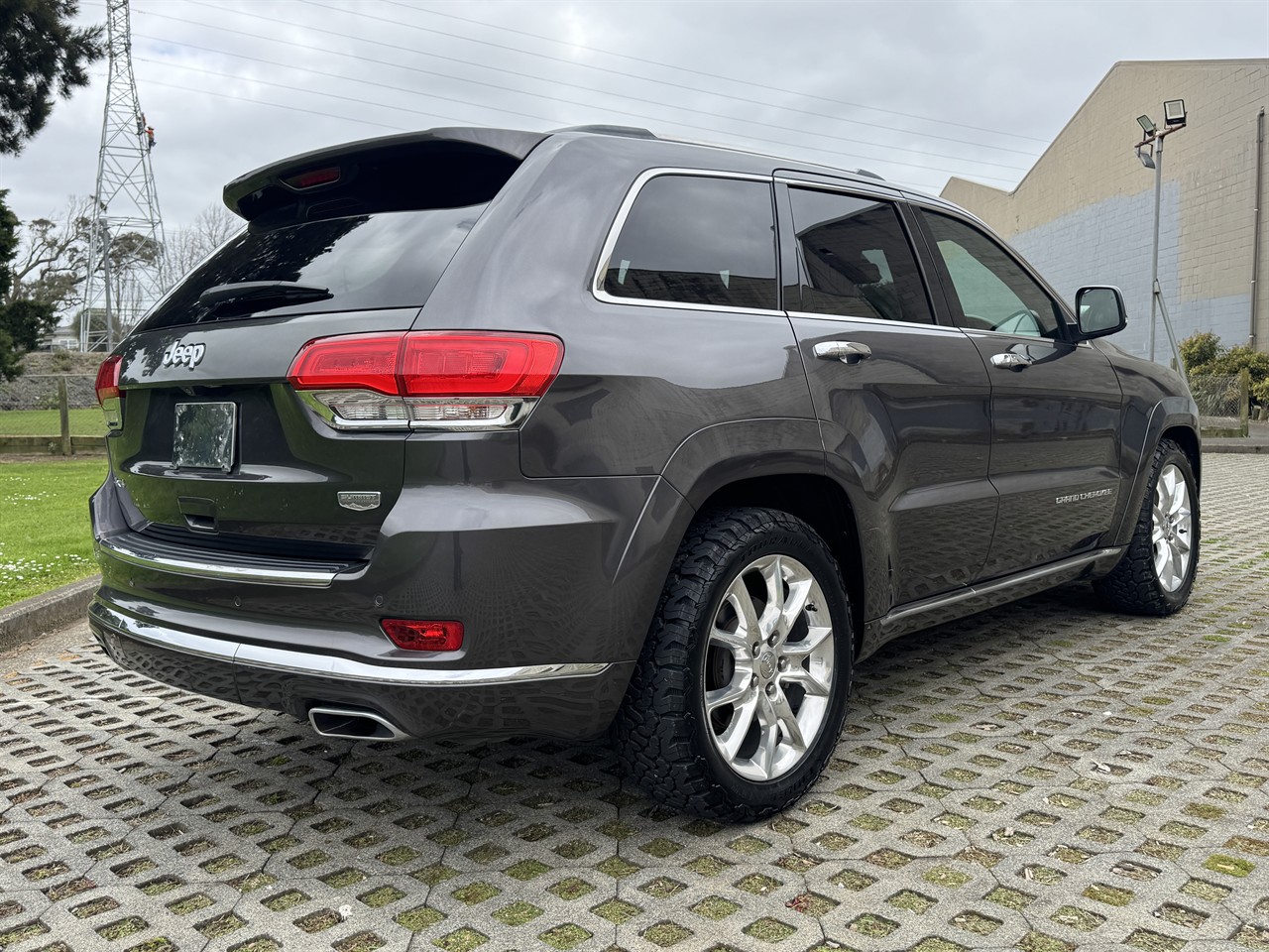 2016 Jeep GRAND CHEROKEE