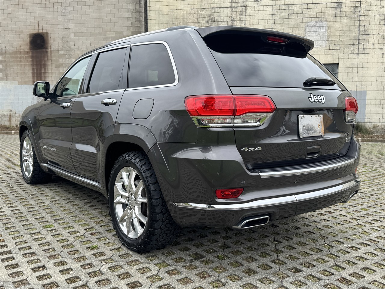 2016 Jeep GRAND CHEROKEE