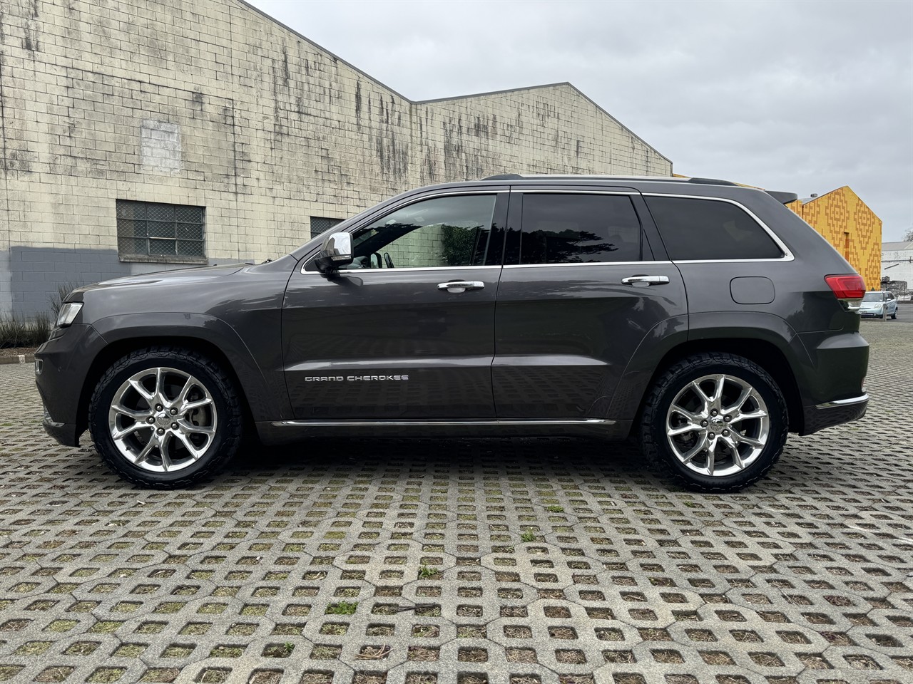 2016 Jeep GRAND CHEROKEE