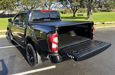 2021 Nissan Navara - Thumbnail