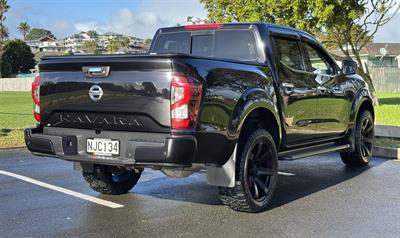 2021 Nissan Navara - Thumbnail