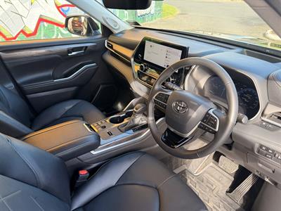 2025 Toyota Highlander - Thumbnail