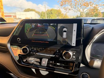 2025 Toyota Highlander - Thumbnail